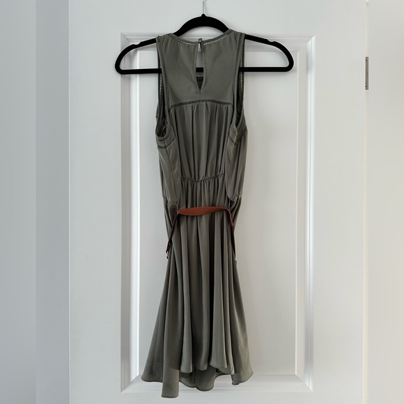 Guess Dress with belt - Picture 3 of 3
